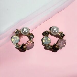 GOLD PLATED ZIRCONIUM AND FAUX PEARL EARRINGS
